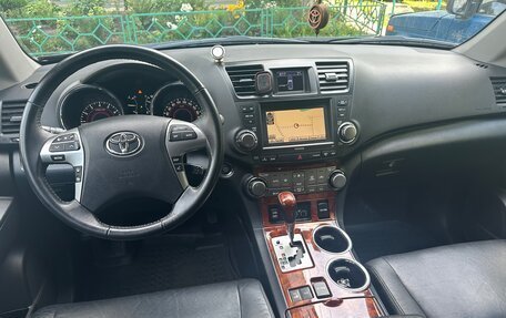 Toyota Highlander III, 2010 год, 1 700 000 рублей, 5 фотография