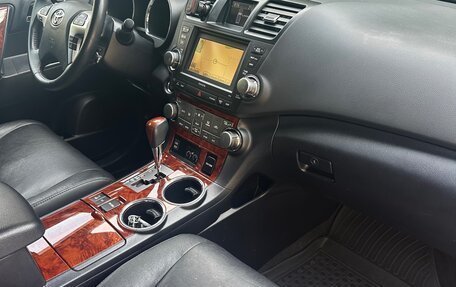 Toyota Highlander III, 2010 год, 1 700 000 рублей, 7 фотография