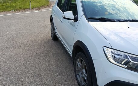 Renault Sandero II рестайлинг, 2020 год, 1 299 900 рублей, 2 фотография