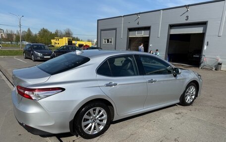Toyota Camry, 2018 год, 3 150 000 рублей, 2 фотография
