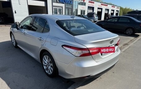 Toyota Camry, 2018 год, 3 150 000 рублей, 6 фотография