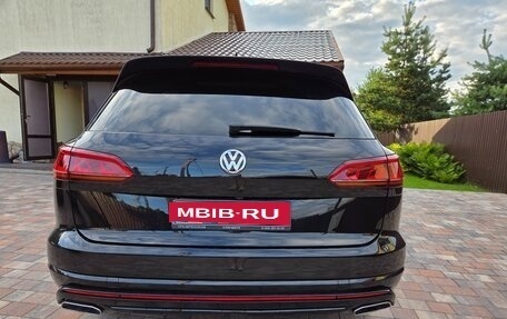 Volkswagen Touareg III, 2019 год, 4 950 000 рублей, 3 фотография