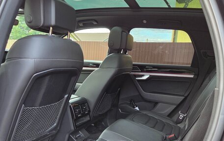 Volkswagen Touareg III, 2019 год, 4 950 000 рублей, 10 фотография