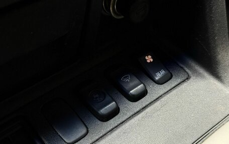 Mitsubishi Pajero III рестайлинг, 2004 год, 1 179 000 рублей, 27 фотография