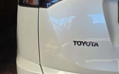 Toyota RAV4, 2018 год, 3 000 000 рублей, 5 фотография