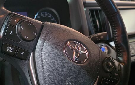 Toyota RAV4, 2018 год, 3 000 000 рублей, 12 фотография