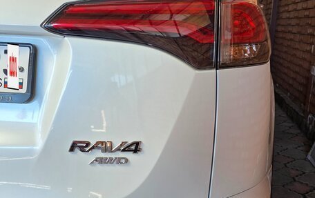 Toyota RAV4, 2018 год, 3 000 000 рублей, 6 фотография