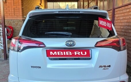 Toyota RAV4, 2018 год, 3 000 000 рублей, 3 фотография