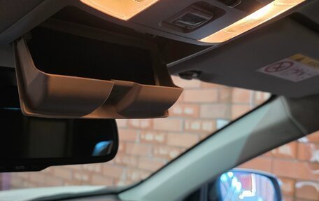 Toyota RAV4, 2018 год, 3 000 000 рублей, 18 фотография