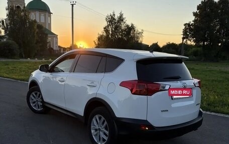 Toyota RAV4, 2013 год, 1 640 000 рублей, 2 фотография
