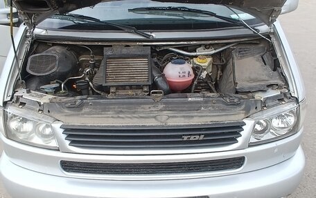 Volkswagen Multivan T4, 2002 год, 1 300 000 рублей, 3 фотография