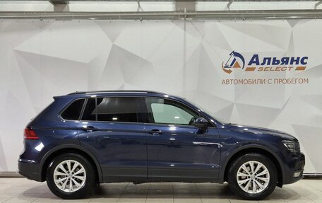 Volkswagen Tiguan II, 2017 год, 2 080 000 рублей, 2 фотография