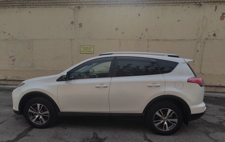 Toyota RAV4, 2017 год, 3 100 000 рублей, 6 фотография