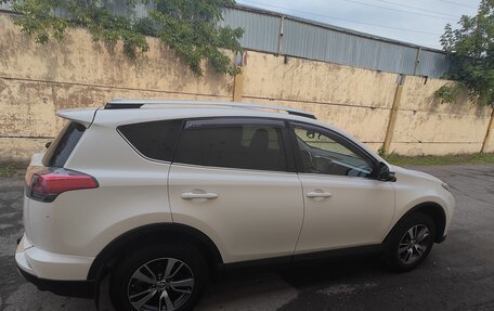 Toyota RAV4, 2017 год, 3 100 000 рублей, 7 фотография