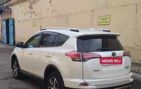 Toyota RAV4, 2017 год, 3 100 000 рублей, 5 фотография