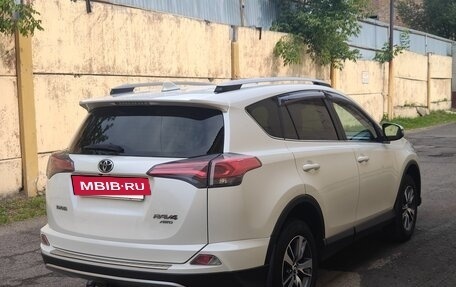 Toyota RAV4, 2017 год, 3 100 000 рублей, 4 фотография