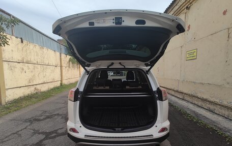Toyota RAV4, 2017 год, 3 100 000 рублей, 8 фотография