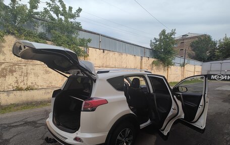 Toyota RAV4, 2017 год, 3 100 000 рублей, 11 фотография