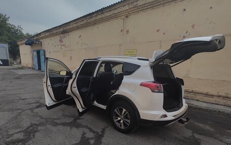 Toyota RAV4, 2017 год, 3 100 000 рублей, 10 фотография