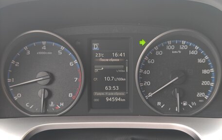 Toyota RAV4, 2017 год, 3 100 000 рублей, 21 фотография