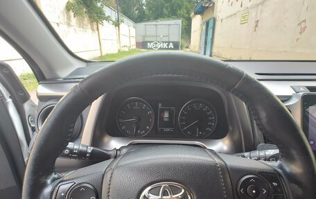 Toyota RAV4, 2017 год, 3 100 000 рублей, 18 фотография