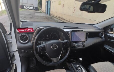 Toyota RAV4, 2017 год, 3 100 000 рублей, 16 фотография