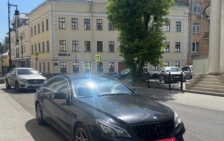 Mercedes-Benz E-Класс, 2015 год, 2 200 000 рублей, 2 фотография