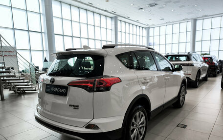 Toyota RAV4, 2015 год, 2 550 000 рублей, 6 фотография