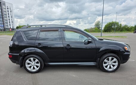 Mitsubishi Outlander III рестайлинг 3, 2011 год, 870 000 рублей, 2 фотография