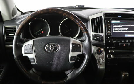 Toyota Land Cruiser 200, 2015 год, 3 899 990 рублей, 10 фотография
