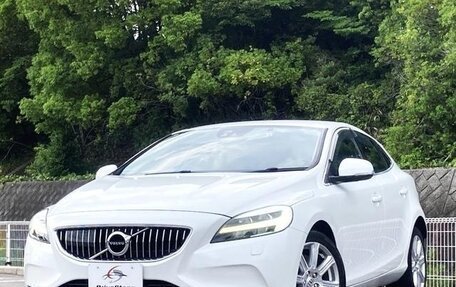 Volvo V40 II рестайлинг, 2020 год, 910 000 рублей, 3 фотография