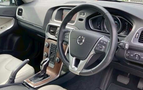 Volvo V40 II рестайлинг, 2020 год, 910 000 рублей, 8 фотография
