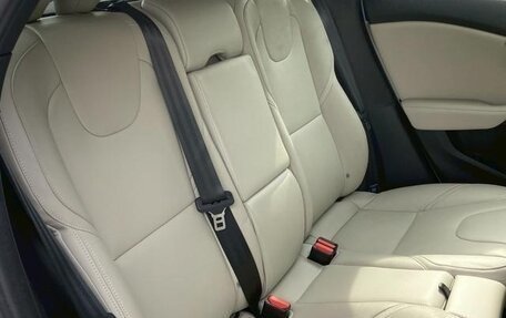 Volvo V40 II рестайлинг, 2020 год, 910 000 рублей, 20 фотография