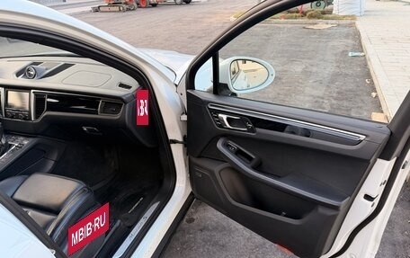 Porsche Macan I рестайлинг, 2014 год, 2 350 000 рублей, 23 фотография