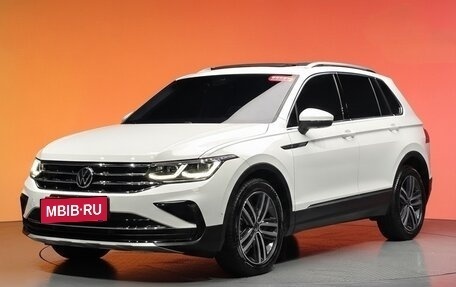 Volkswagen Tiguan II, 2022 год, 3 150 000 рублей, 1 фотография