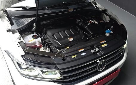 Volkswagen Tiguan II, 2022 год, 3 150 000 рублей, 28 фотография