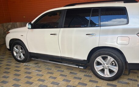 Toyota Highlander III, 2012 год, 1 900 000 рублей, 8 фотография