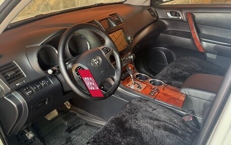 Toyota Highlander III, 2012 год, 1 900 000 рублей, 4 фотография