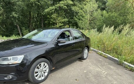 Volkswagen Jetta VI, 2013 год, 1 150 000 рублей, 2 фотография