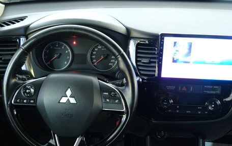 Mitsubishi Outlander III рестайлинг 3, 2012 год, 1 399 000 рублей, 11 фотография