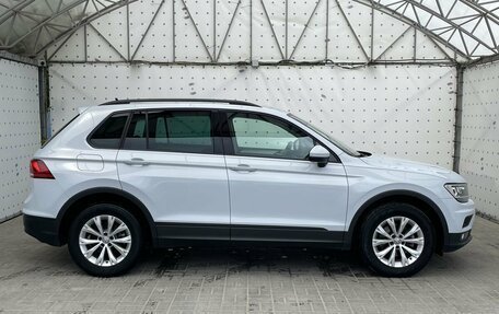 Volkswagen Tiguan II, 2018 год, 2 730 000 рублей, 9 фотография