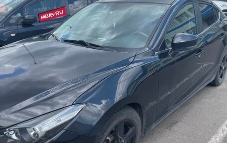 Mazda 3, 2018 год, 1 500 000 рублей, 2 фотография