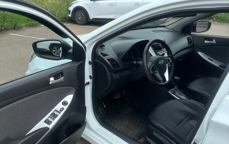 Hyundai Solaris II рестайлинг, 2013 год, 750 000 рублей, 14 фотография