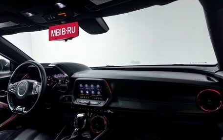 Chevrolet Camaro VI, 2018 год, 4 900 000 рублей, 28 фотография