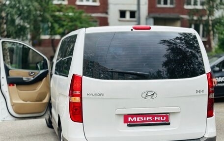Hyundai H-1 II рестайлинг, 2018 год, 1 950 000 рублей, 3 фотография