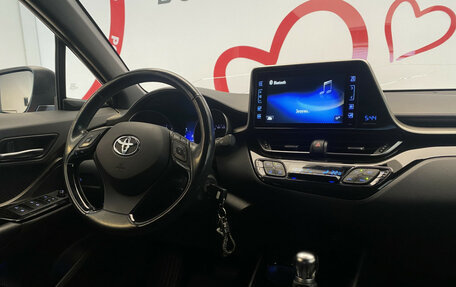 Toyota C-HR I рестайлинг, 2019 год, 1 898 000 рублей, 10 фотография