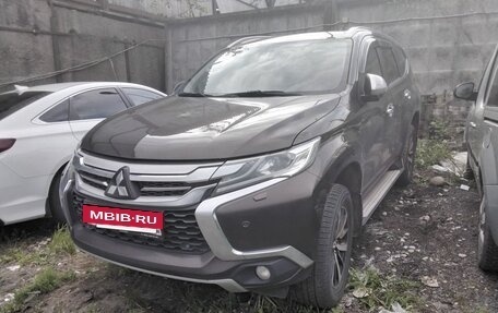 Mitsubishi Pajero Sport III рестайлинг, 2017 год, 2 750 000 рублей, 2 фотография
