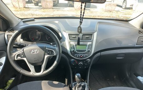 Hyundai Solaris II рестайлинг, 2013 год, 700 000 рублей, 4 фотография