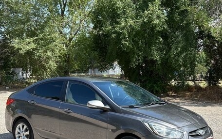 Hyundai Solaris II рестайлинг, 2011 год, 880 000 рублей, 3 фотография