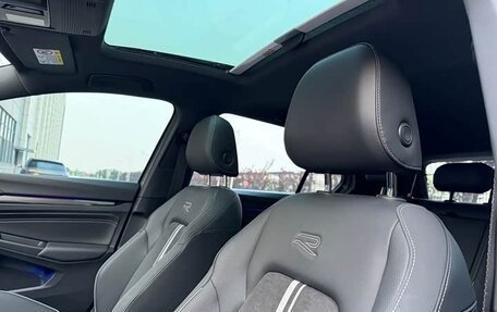 Volkswagen Golf VIII, 2022 год, 1 690 000 рублей, 12 фотография